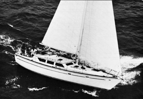 Gulfstar 39 sailmaster sailboat under sail