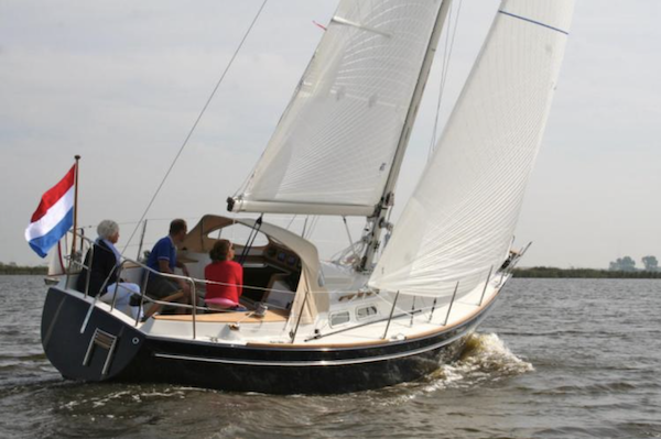Breehorn 31 sailboat under sail