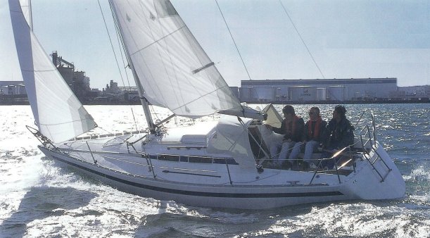 Hanse 291 sailboat under sail