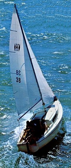 Helsen 22 sailboat under sail