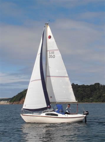 Silhouette mk iii sailboat under sail