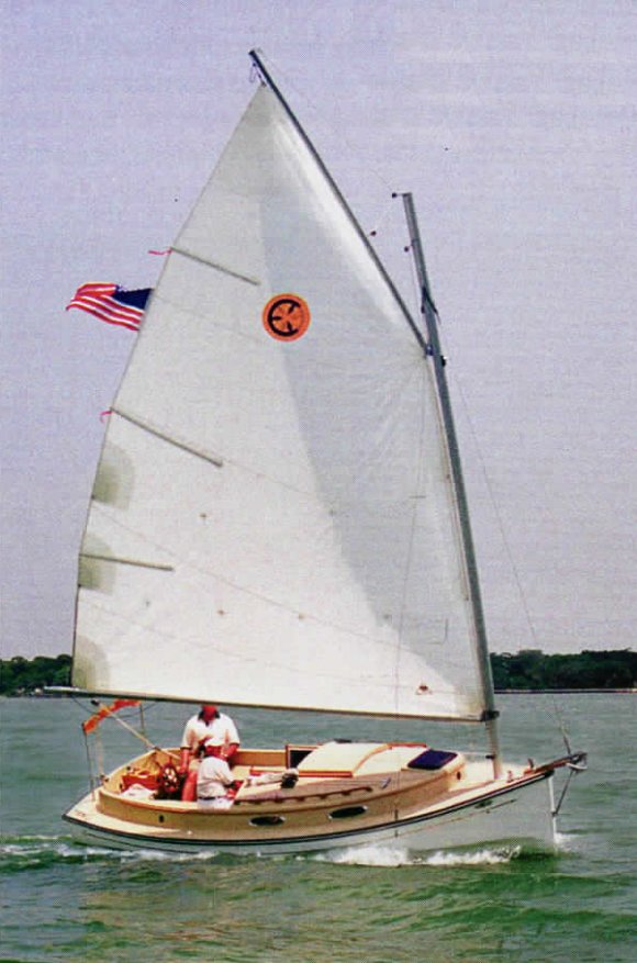 Horizon cat 20 com pac sailboat under sail