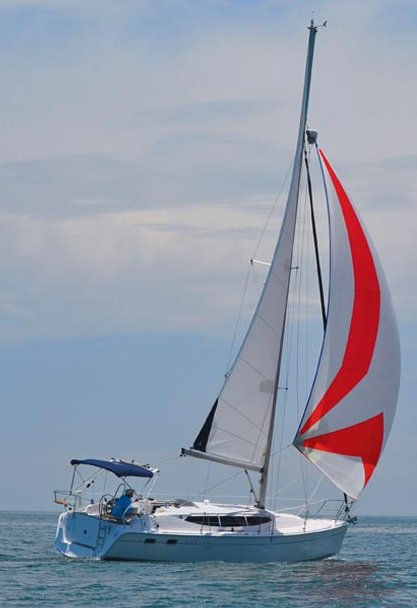 Hunter e33 sailboat under sail