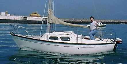 Hurley 18 sailboat under sail