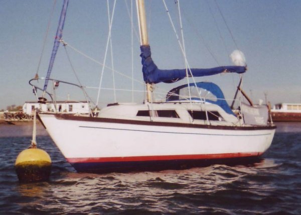 Hurley 27 sailboat under sail