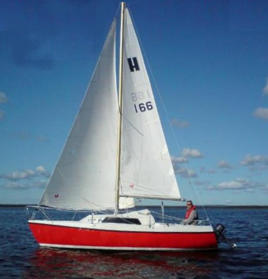 Hydra 20 sailboat under sail