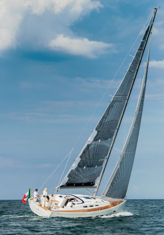 Italia 1398 sailboat under sail