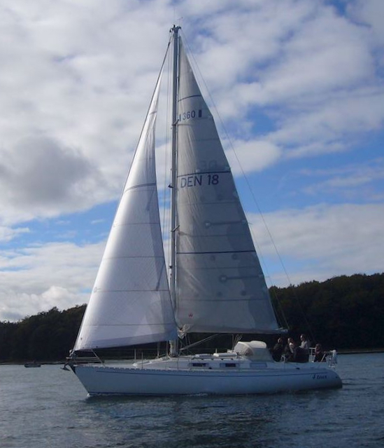 Bianca 360 sailboat under sail