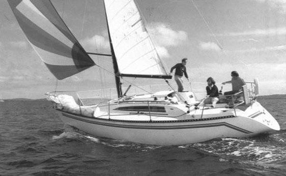 Jouet 920 sailboat under sail