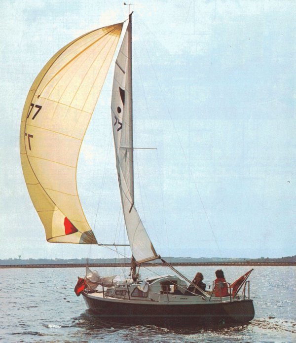 Junker 22 sailboat under sail