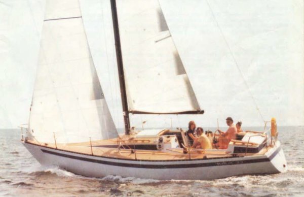 Kalik 33 ac sailboat under sail