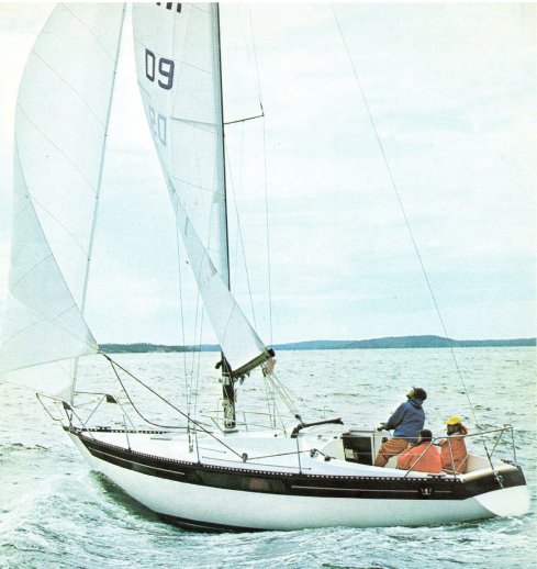 Kings cruiser 33 sailboat under sail