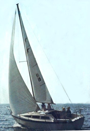 Lancer 28 sailboat under sail