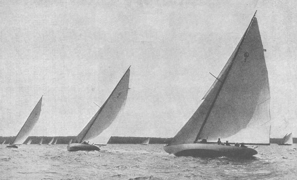 Larchmont o class sailboat under sail