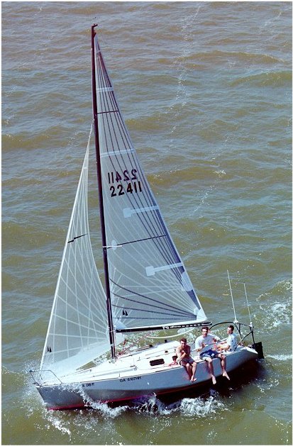 Lindenberg 22 mt sailboat under sail