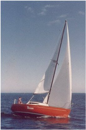 Lindenberg 26 sailboat under sail
