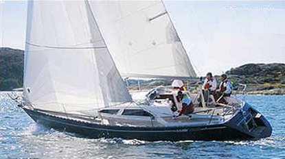 Maxi 1000 sailboat under sail