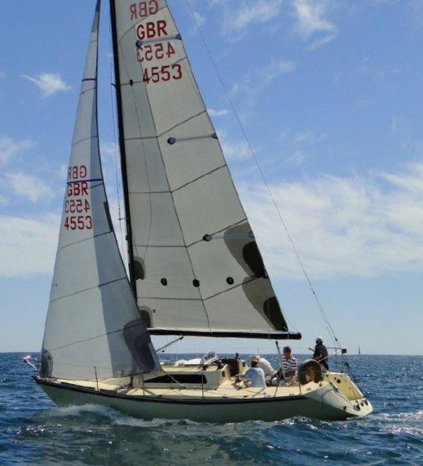 Mg rs34 sailboat under sail