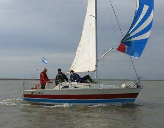 Mirador sailboat under sail