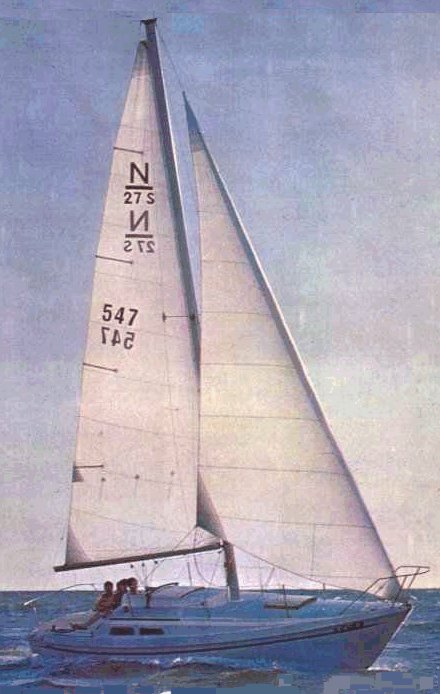 Newport 27s sailboat under sail