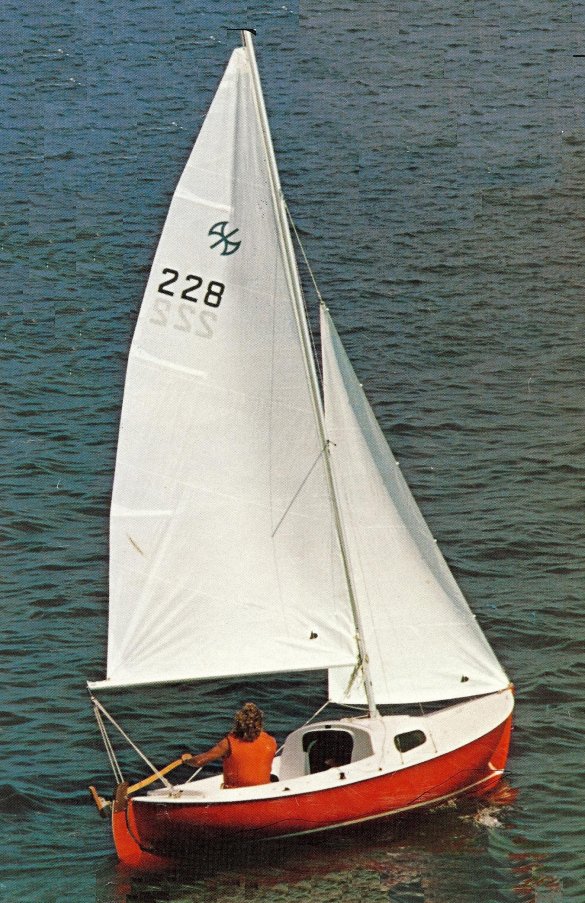 Nordica 16 sailboat under sail