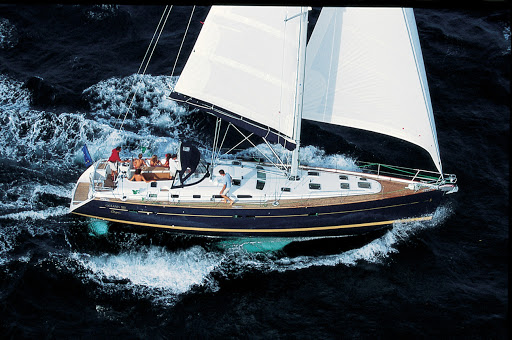 Oceanis 523 Beneteau sailboat under sail