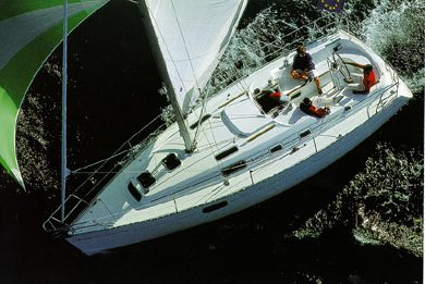 Oceanis 321 Beneteau sailboat under sail