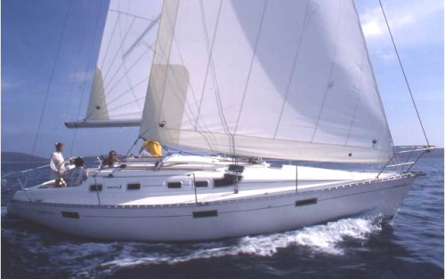 Oceanis 370 Beneteau sailboat under sail