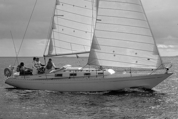 Oe 36 sailboat under sail