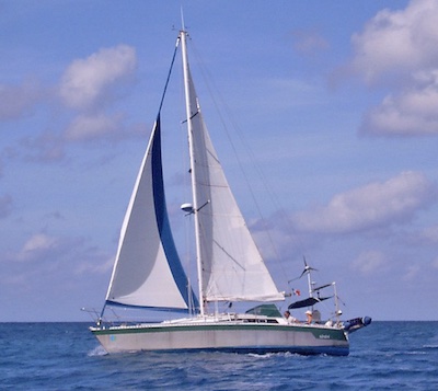 Ovni 33 sailboat under sail
