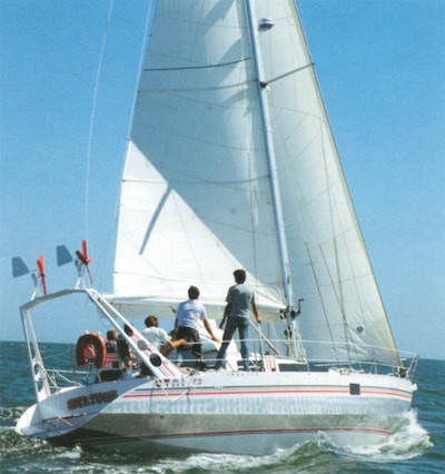 Ovni 39 sailboat under sail