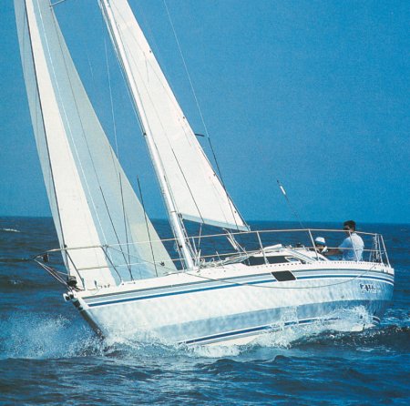 Ovni 32 sailboat under sail