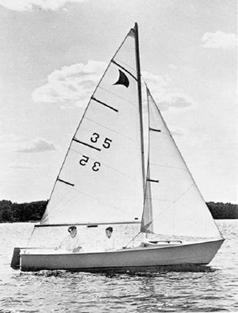 Paceship 17 sailboat under sail