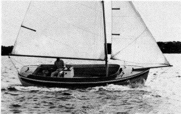 Packet pearson sailboat under sail