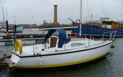 Pegasus 800 sailboat under sail