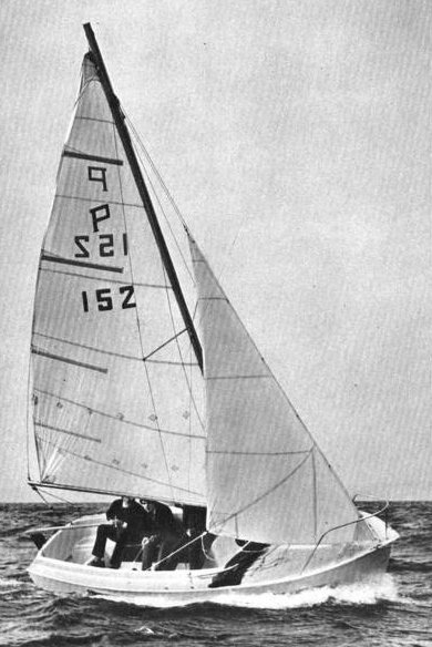 Picoteux sailboat under sail