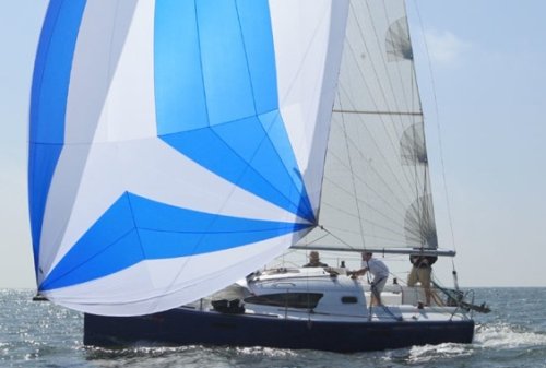 Precourt 7.5 sailboat under sail