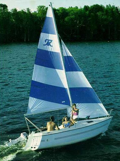 Renkin 18 sailboat under sail