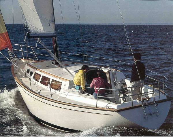 S2 110 a sailboat under sail