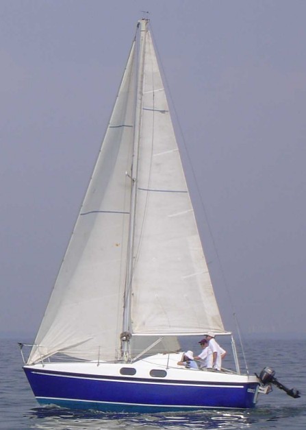 Sagitta 20 sailboat under sail