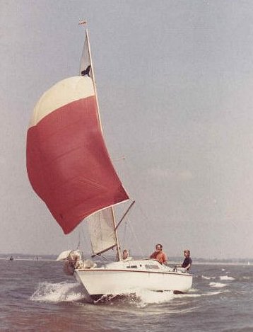 Seal 22 sailboat under sail