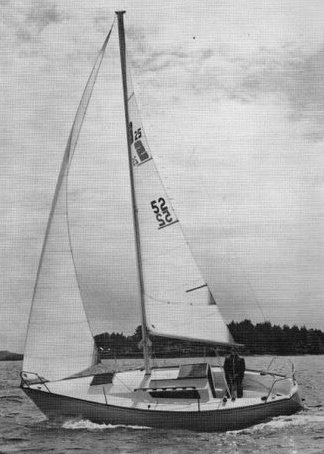 Seidelmann 25 sailboat under sail