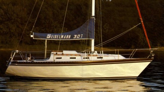 Seidelmann 30 t sailboat under sail