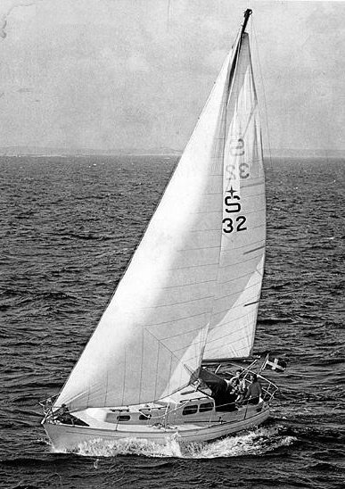 Singoalla 34 albin sailboat under sail