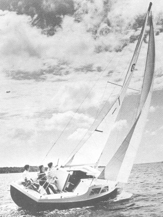 South coast 25 sailboat under sail