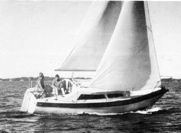 South coast 25 roberts sailboat under sail