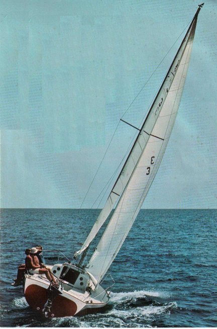 Soverel 26 1975 sailboat under sail
