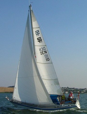 Spirit 29 sailboat under sail