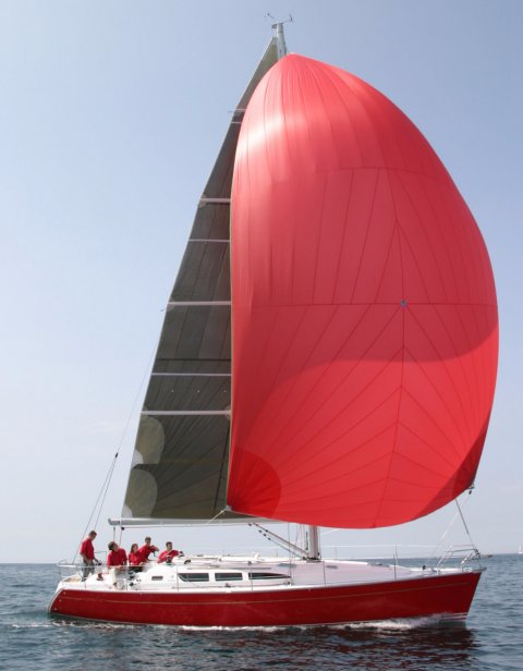 Sun fast 403 jeanneau sailboat under sail