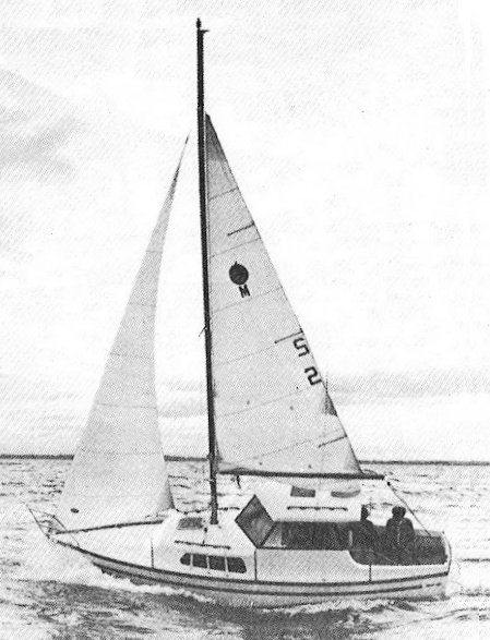 Sunbird 25 ms sailboat under sail